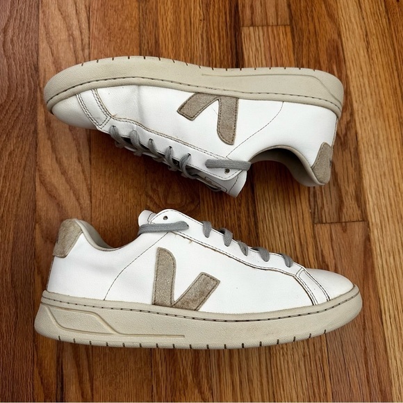 Veja Shoes - Veja Urca Nautico Lace Up Side Logo Sneaker White Grey Womens Size 10
